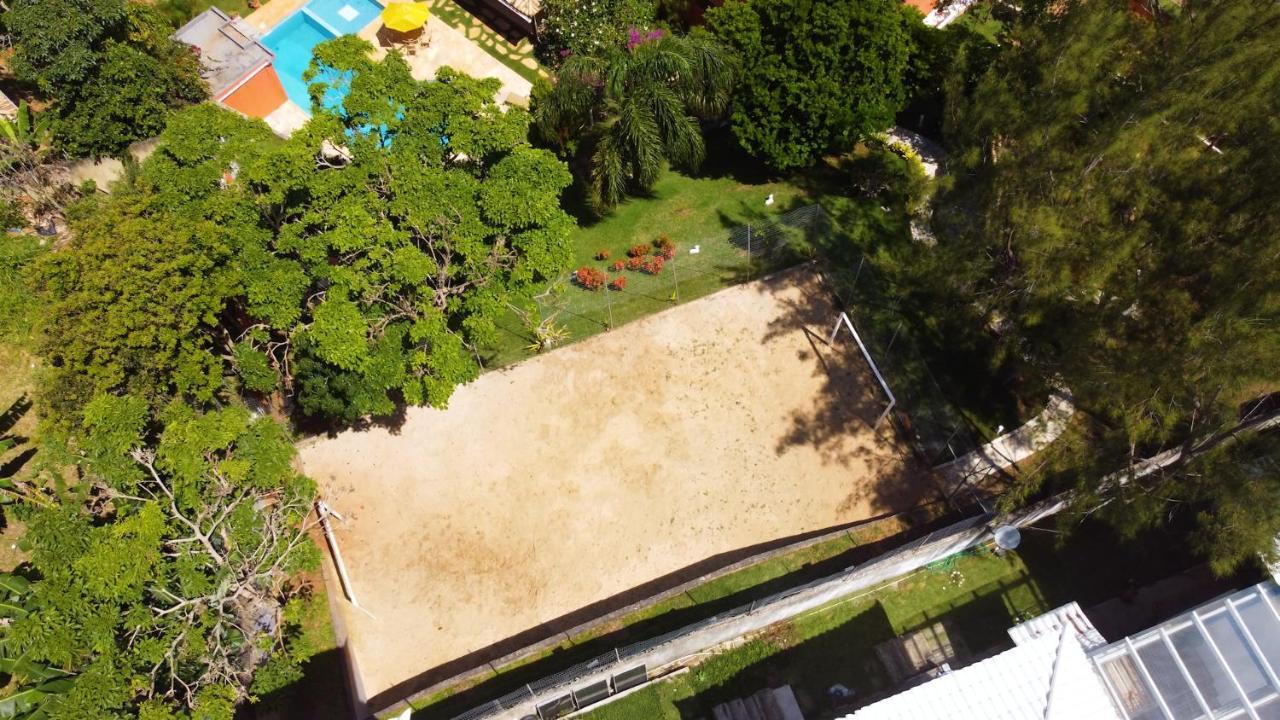 Belíssima Casa com extensa área externa - piscina, sauna, churrasqueira e campo de futebol - com 5 suítes e a 500 metros da Rua das Pedras Búzios Esterno foto