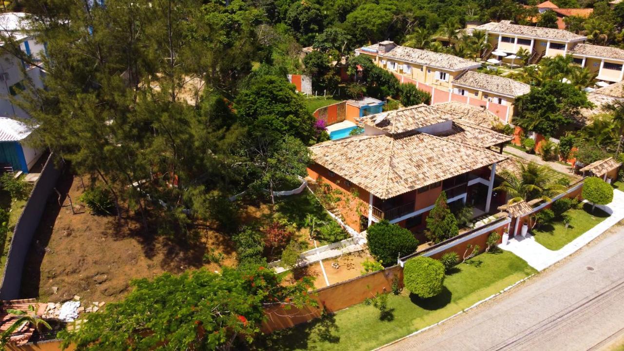 Belíssima Casa com extensa área externa - piscina, sauna, churrasqueira e campo de futebol - com 5 suítes e a 500 metros da Rua das Pedras Búzios Esterno foto