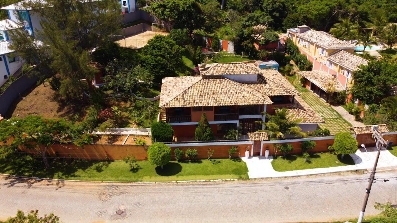 Belíssima Casa com extensa área externa - piscina, sauna, churrasqueira e campo de futebol - com 5 suítes e a 500 metros da Rua das Pedras Búzios Esterno foto