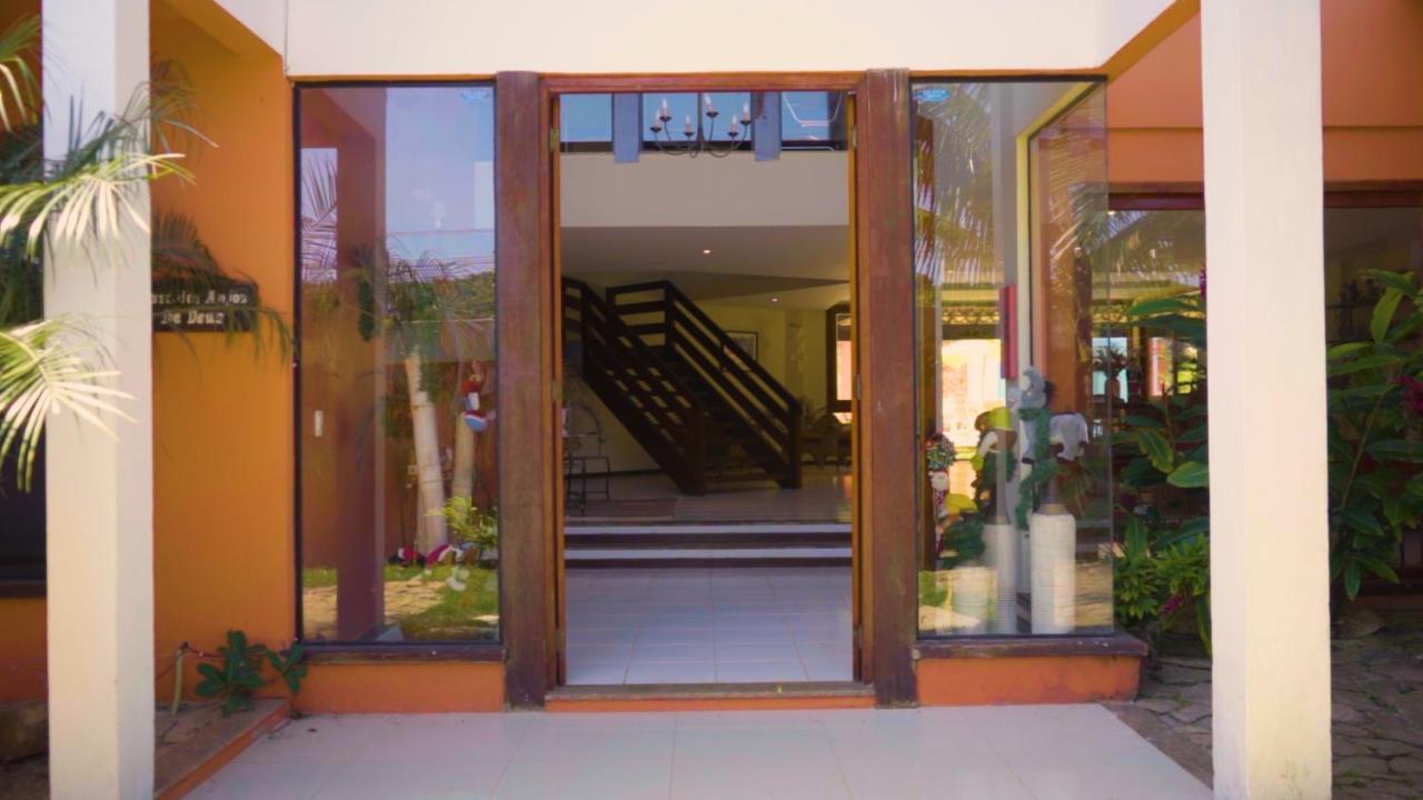 Belíssima Casa com extensa área externa - piscina, sauna, churrasqueira e campo de futebol - com 5 suítes e a 500 metros da Rua das Pedras Búzios Esterno foto