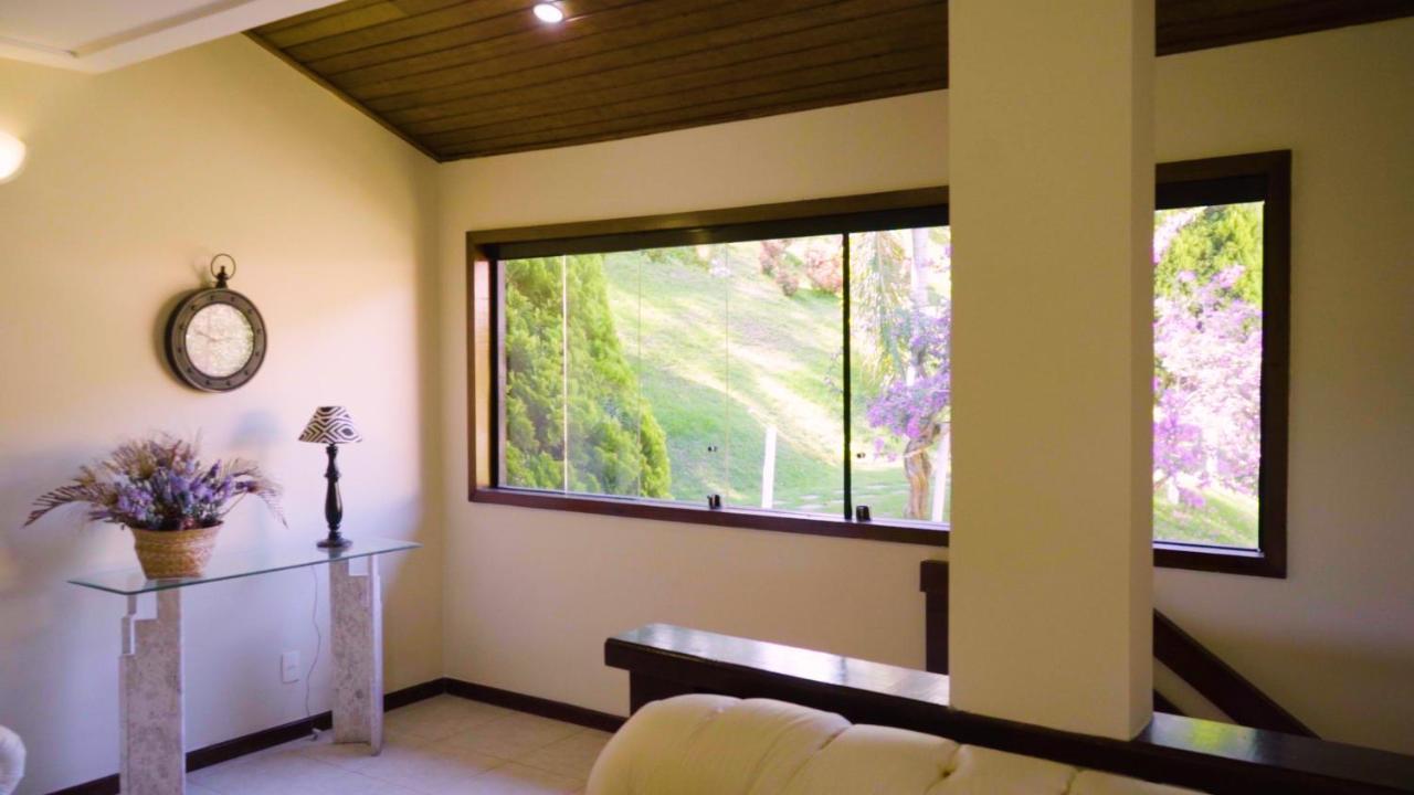 Belíssima Casa com extensa área externa - piscina, sauna, churrasqueira e campo de futebol - com 5 suítes e a 500 metros da Rua das Pedras Búzios Esterno foto