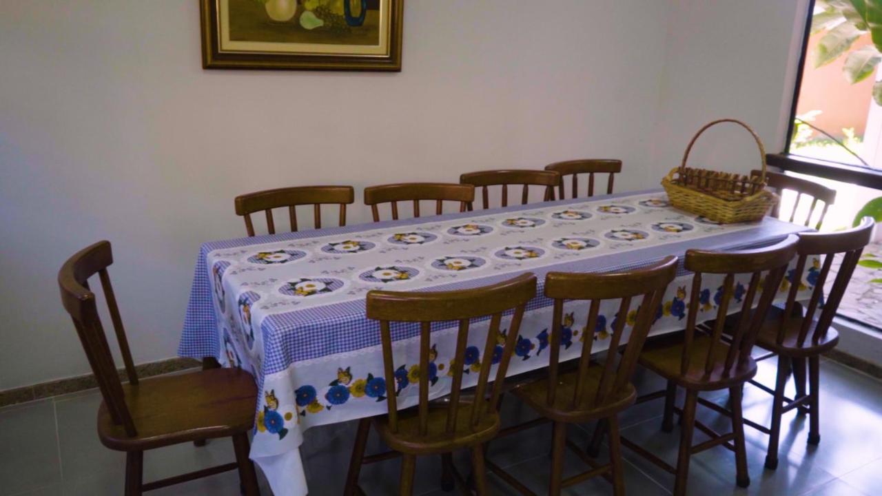 Belíssima Casa com extensa área externa - piscina, sauna, churrasqueira e campo de futebol - com 5 suítes e a 500 metros da Rua das Pedras Búzios Esterno foto