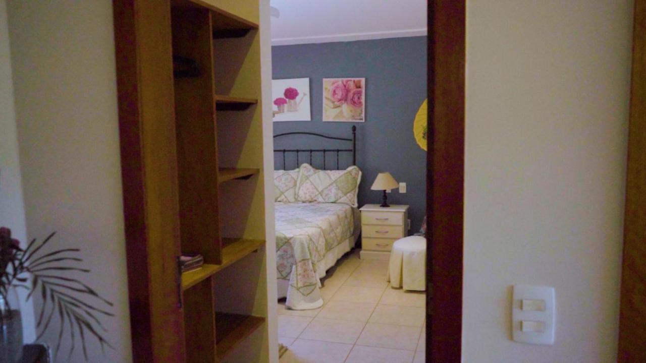Belíssima Casa com extensa área externa - piscina, sauna, churrasqueira e campo de futebol - com 5 suítes e a 500 metros da Rua das Pedras Búzios Esterno foto