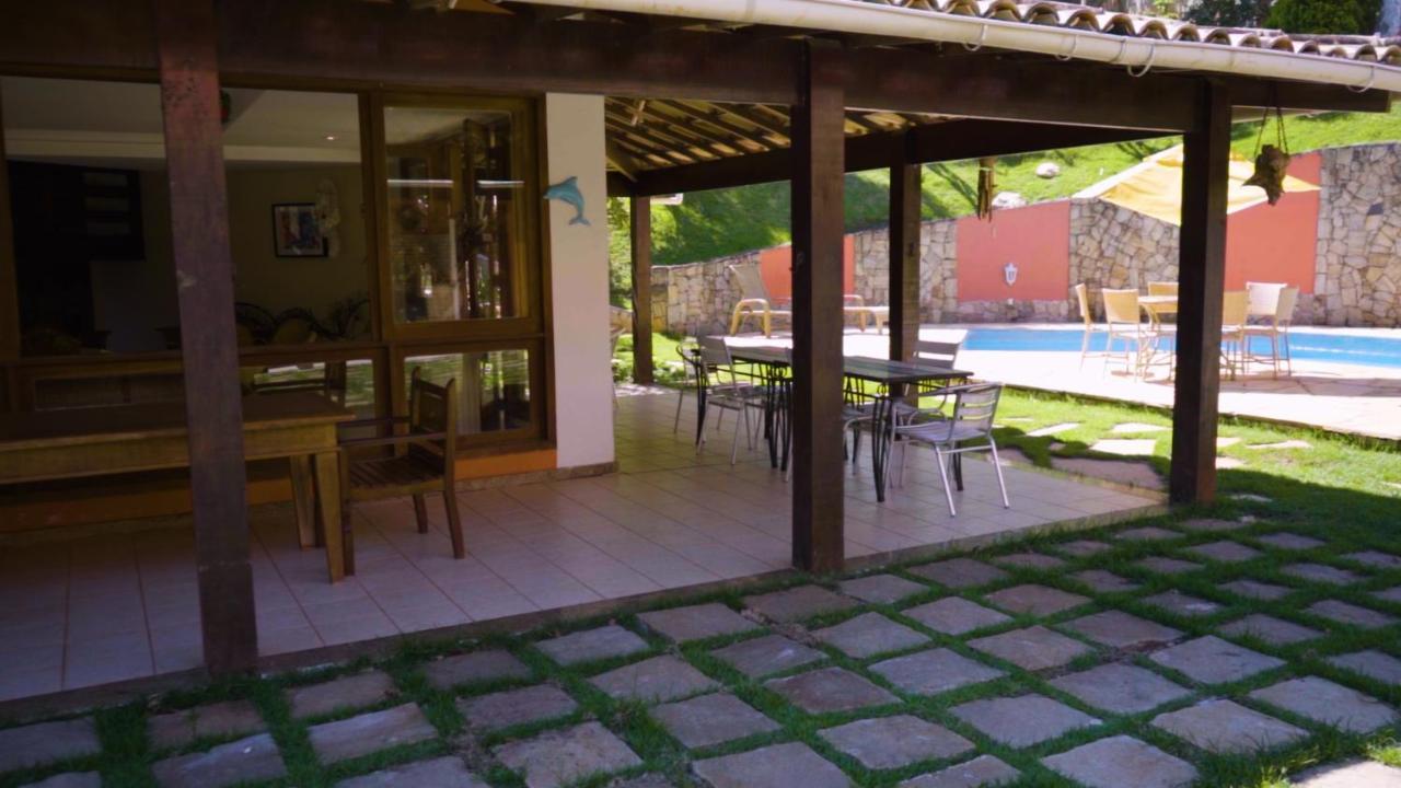 Belíssima Casa com extensa área externa - piscina, sauna, churrasqueira e campo de futebol - com 5 suítes e a 500 metros da Rua das Pedras Búzios Esterno foto