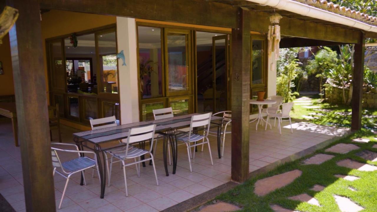 Belíssima Casa com extensa área externa - piscina, sauna, churrasqueira e campo de futebol - com 5 suítes e a 500 metros da Rua das Pedras Búzios Esterno foto