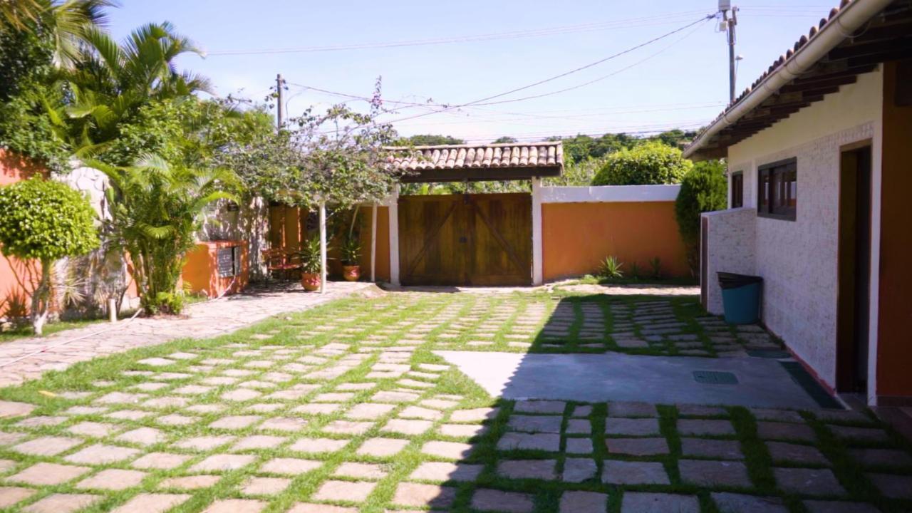 Belíssima Casa com extensa área externa - piscina, sauna, churrasqueira e campo de futebol - com 5 suítes e a 500 metros da Rua das Pedras Búzios Esterno foto
