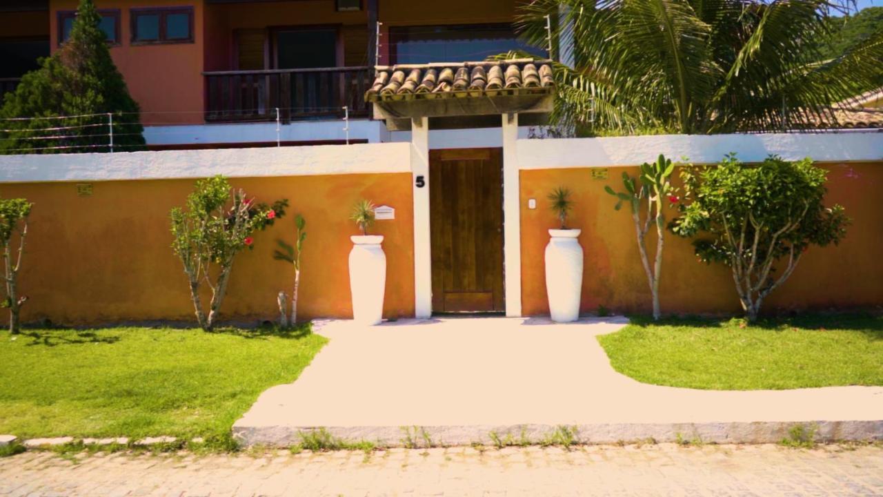 Belíssima Casa com extensa área externa - piscina, sauna, churrasqueira e campo de futebol - com 5 suítes e a 500 metros da Rua das Pedras Búzios Esterno foto