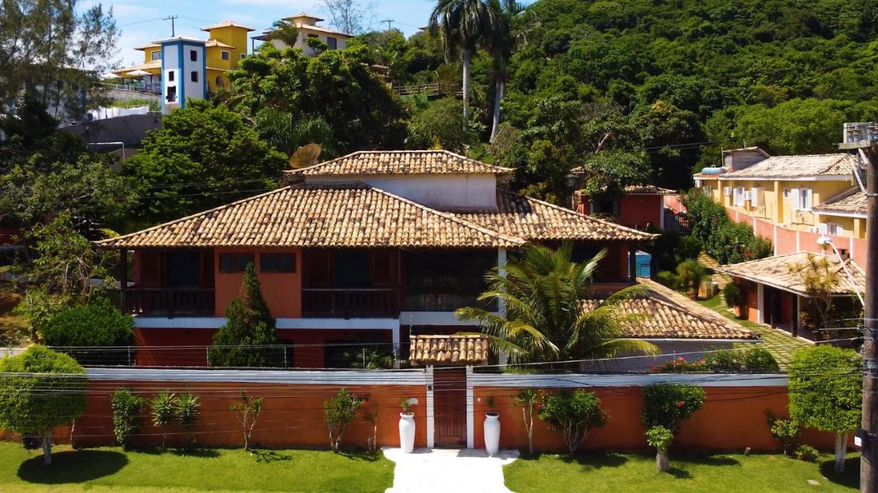 Belíssima Casa com extensa área externa - piscina, sauna, churrasqueira e campo de futebol - com 5 suítes e a 500 metros da Rua das Pedras Búzios Esterno foto